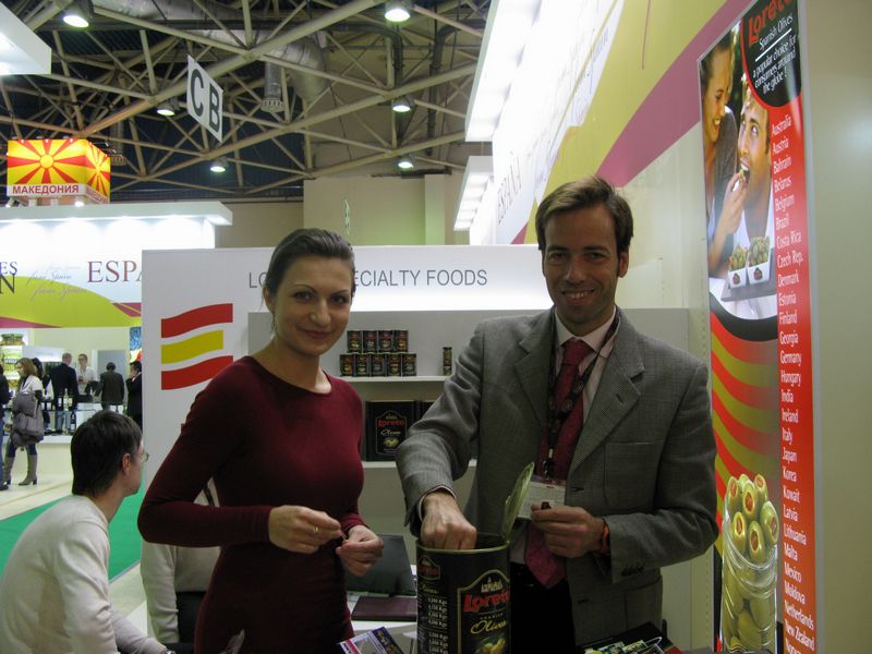Antonio de Novales Jimenez  ("Loreto Specialty Foods S. L.") на выставке Prodexpo.Переводчик - Полина Мохова