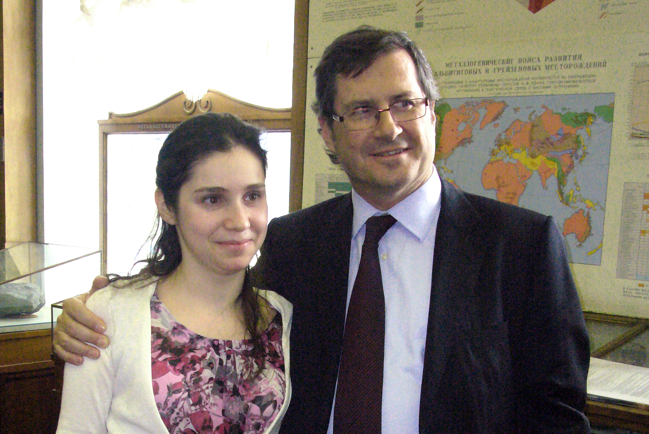 El Sr. (Subsecretario) Ministro de Educación de España en la excurción en museo de historia natural en la Universidad Lomonósov de Moscú. (II Encuentro de Rectores de Universidades Rusas y del Espacio Iberoamericano). Intérprete — Anna Ermanok