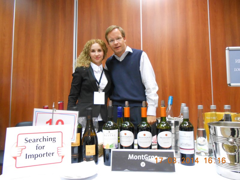 Russian-Spanish interpreter A. Tsarkova accompanying a representative of MontGras company. Chile vines Salon.