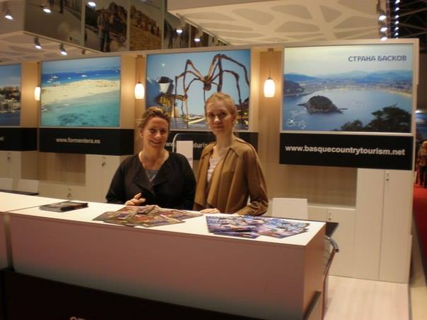 Spanish language interpreter in Moscow J. Akovantseva with A. Iodia (Basquetour) during MITT fair in Moscow.